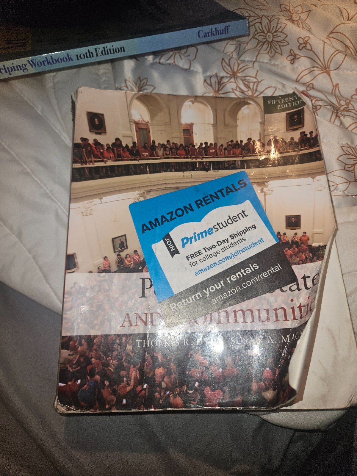 Politics in States and Communities by Susan MacManus and Thomas Dye (2014, Trade