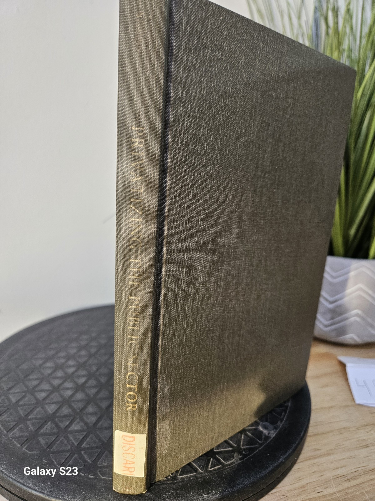 PRIVATIZING THE PUBLIC SECTOR By E.S. Savas 1982 Hardcover