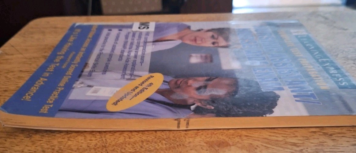 Nursing Assistant / Nurse Aide Exam. 4th Edition. Learning Express. 136 Pages.