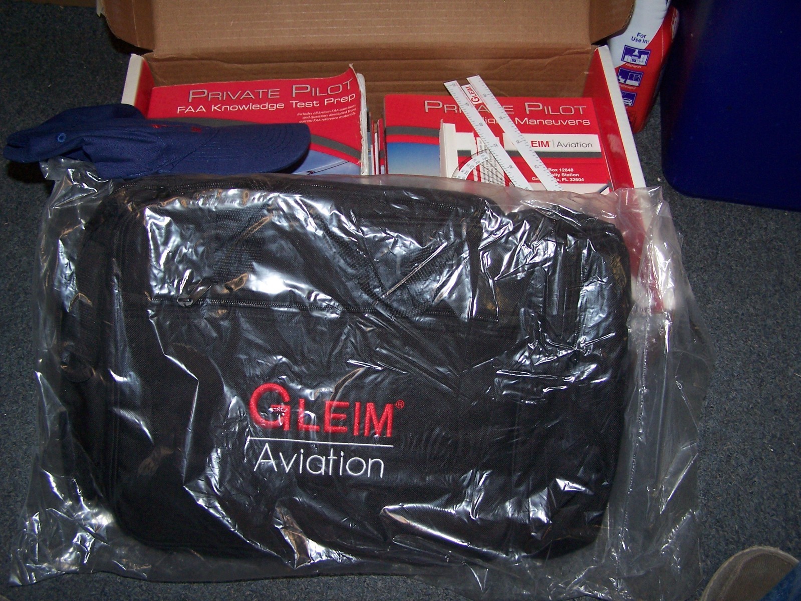 Gleim 2019 Private Pilot Kit – Lightly Used (1 book only is used)- no software,