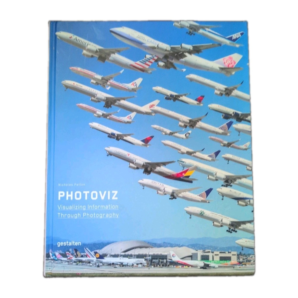 Photoviz: Visualizing Information through Photography