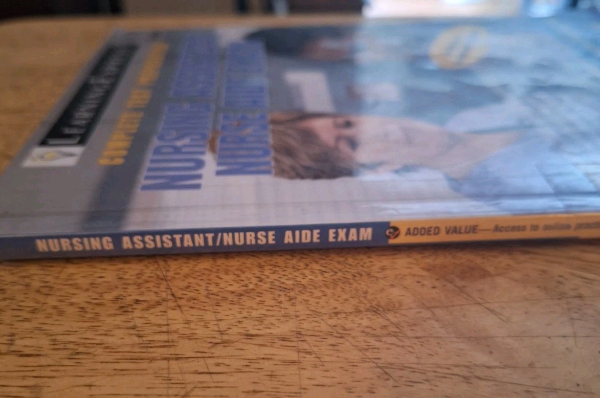 Nursing Assistant / Nurse Aide Exam. 4th Edition. Learning Express. 136 Pages.