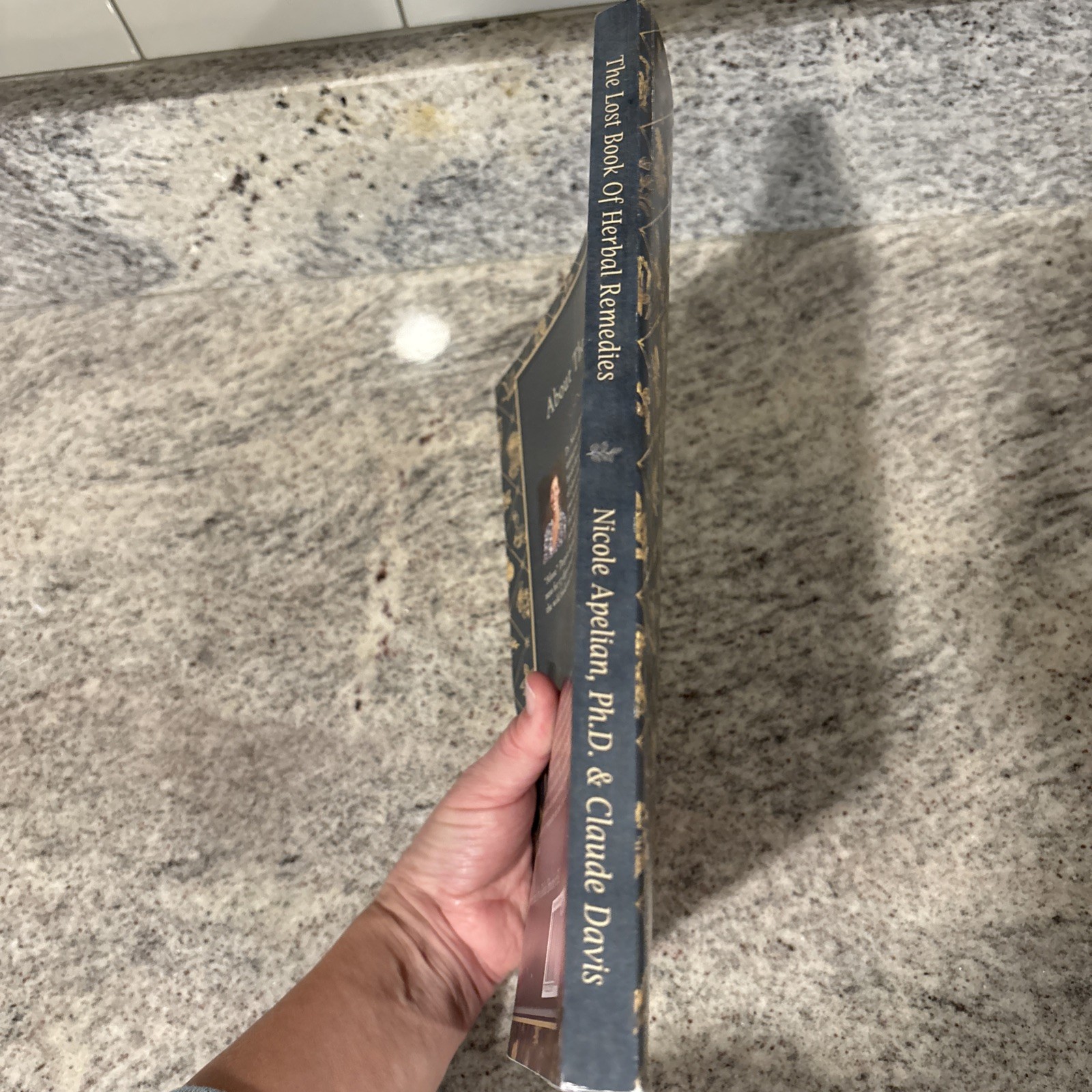 Lost Book of Remedies by Nicole Apelian and Claude Davis Sr. (2018, Uk- a Format