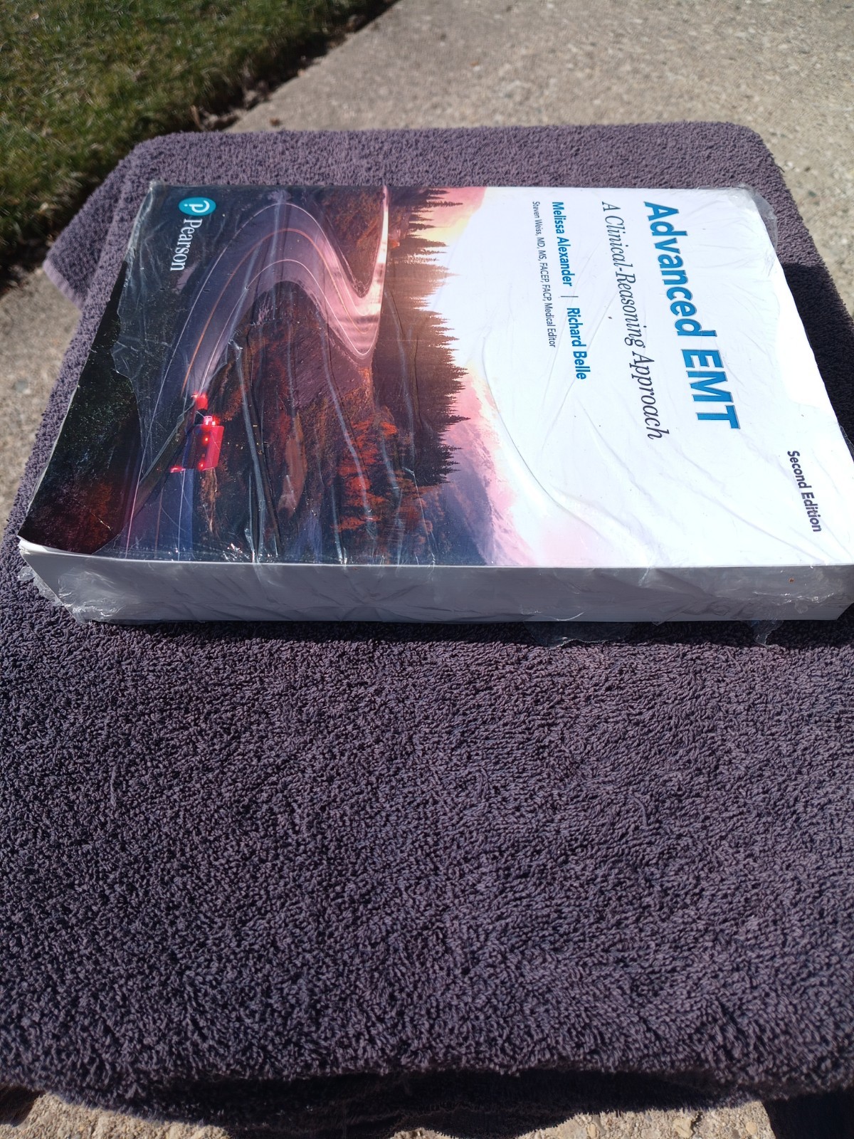 Advanced EMT: A Clinical-Reasoning Approach 2nd Edition Loose Leaf SEALED